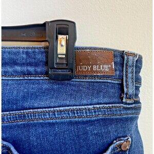 Judy Blue button fly jeans 15/32